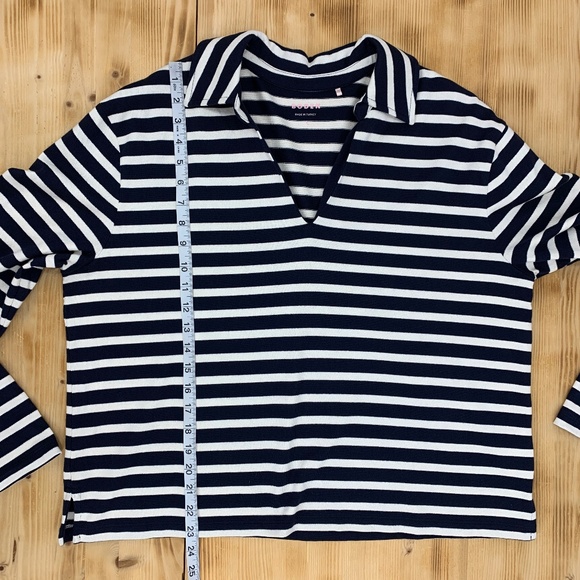 Boden Notch Collar Top Navy/Ivory - Picture 11 of 11